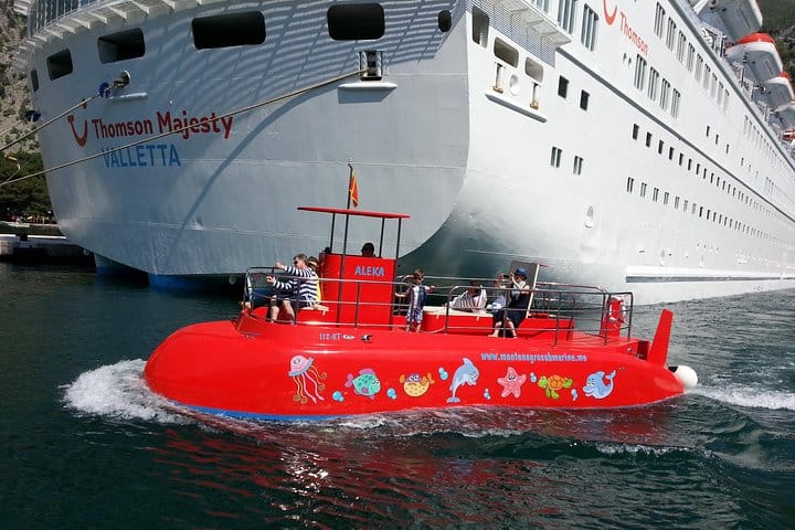 Semi Submarine in action
