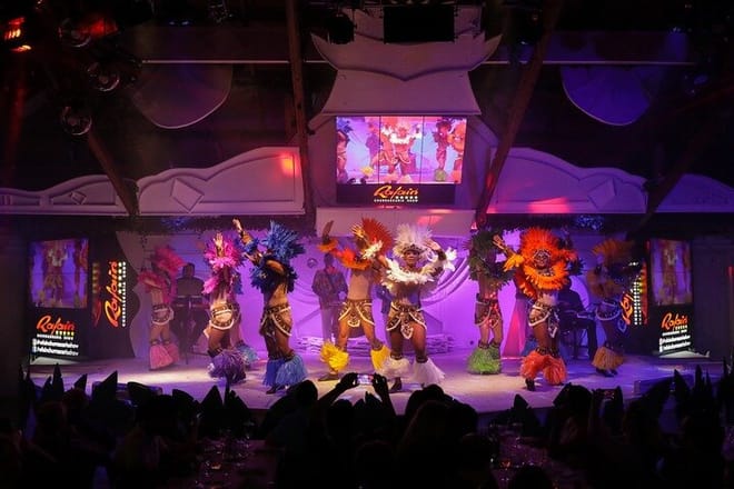 Foz do Iguacu Dancing Musical Show with Dinner and Pickup 3