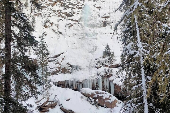 Johnston Canyon Evening Hiking Stroll Through a Serene Canyon 9