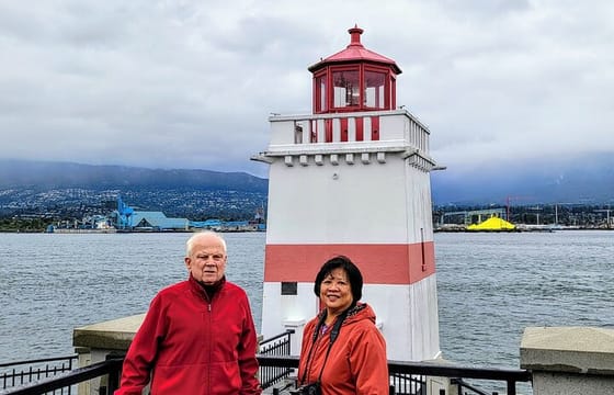 Private Vancouver Compact City Tour by Land and Water