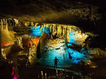 4 Full days in Georgia with private tour, free aiport