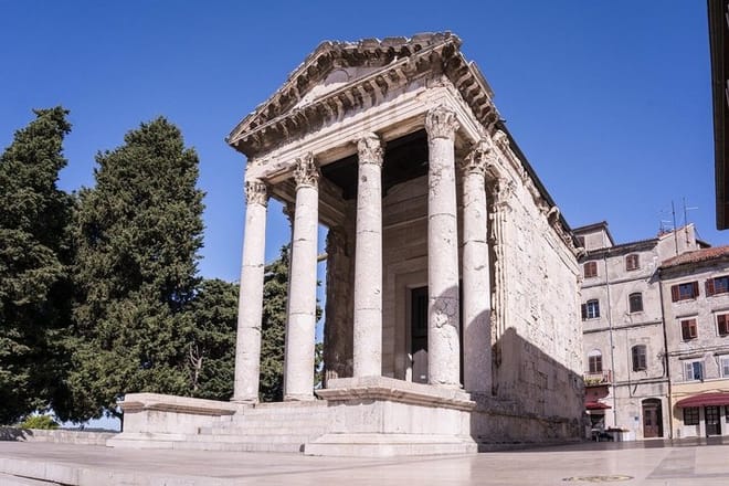 Pula Private Walking Tour Experience photo 2
