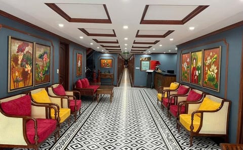 Luxury 2-Day Overnight Cruise in Halong Bay, Vietnam