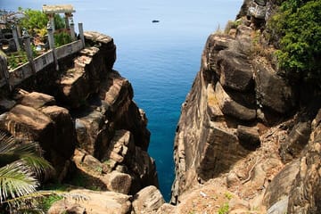 Trincomalee Day Tour from Kandy to Nilaveli Beach