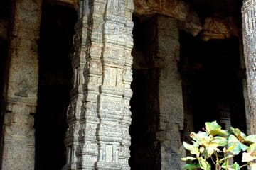 Lepakshi Temple Cultural Tour from Bangalore by Minivan