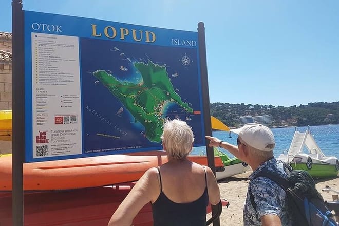 Rent a speed boat and explore beaches and coves of Elaphiti Islands  4