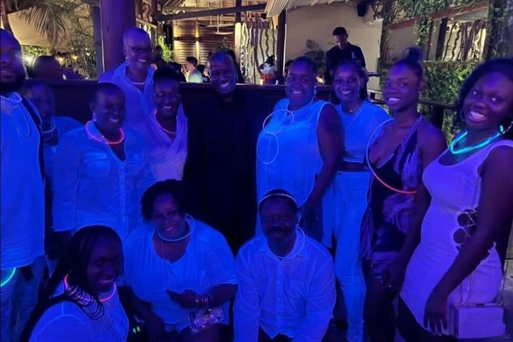 St. Maarten Private VIP Party Bus Rental up to 25 Guests 9