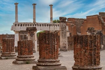 Pompeii 5-Hour Guided Tour from Naples with Transportation