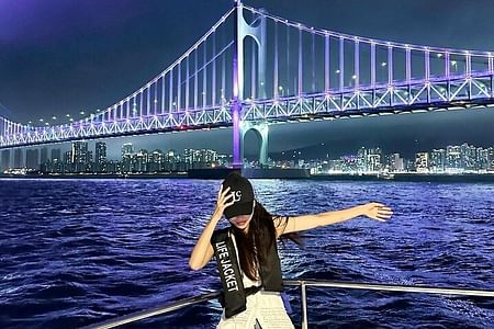 Private Night Tour of Busan’s Glowing Panorama: Yacht, Markets & City Views