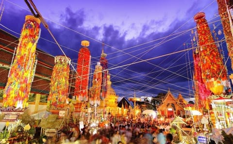 Small Group Cultural Tour of Bangkok and Ayutthaya