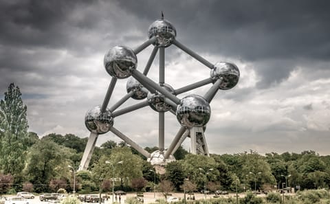Private 18-Day Van and Train Tour from Paris to Europe