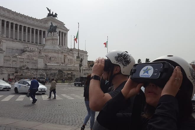 Private Walking Tour in Ancient Rome & Colosseum photo 3