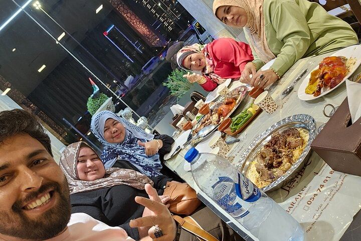 Abu Dhabi Half Day Sightseeing Tour pickup Included