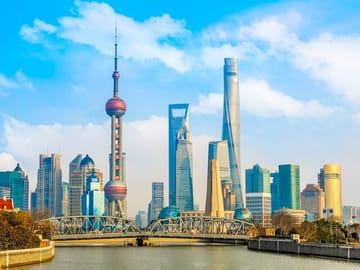 Shanghai Private Tour with Historic and Modern Landmarks