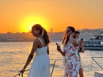 Istanbul Sunset Yacht Cruise on the Bosphorus with Transfers