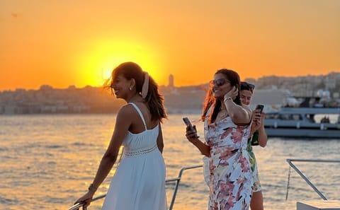 Istanbul Sunset Yacht Cruise on the Bosphorus with Snacks