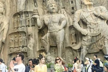 Luoyang day tour of Longmen Grottoes and White Horse Temple