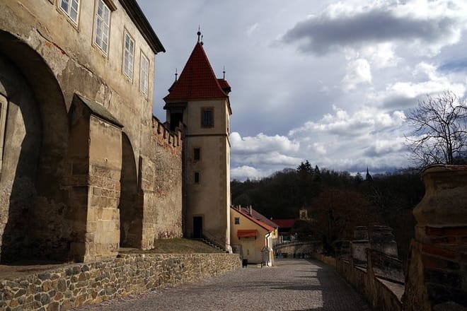 Private Krivoklat castle tour from Prague with Bohemia Glass Factory and Lunch