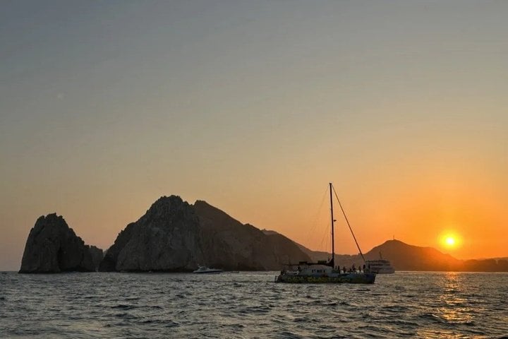 Los Cabos Sunset Party Cruise with Unlimited Open Bar 5