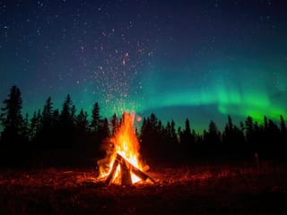 Aurora hunt with campfire, thermal suits & marshmallows, photo 12