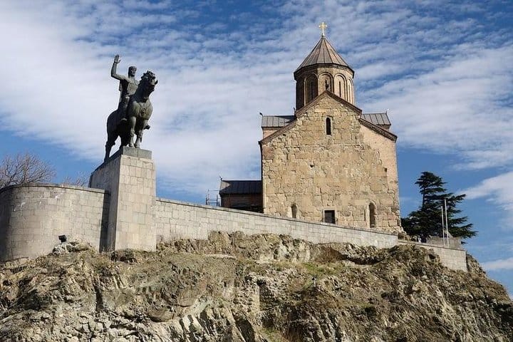 4 Full days in Georgia with private tour, free aiport