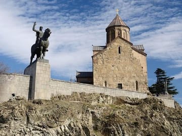 4 Full days in Georgia with private tour, free aiport