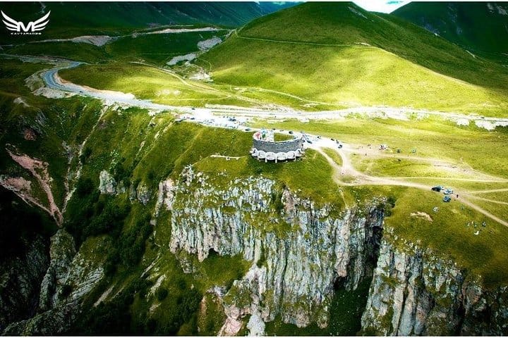4 Full days in Georgia with private tour, free aiport