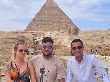 Private Tour of Cairo's Pyramids, Museum, and Bazaar