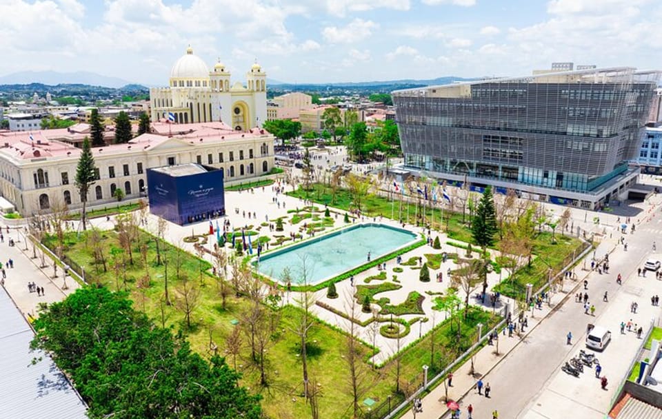 San Salvador City Tour with Boquerón Park and Rainbow Slide