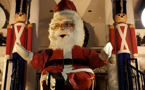 Holiday Lights Bus Tour in Dyker Heights, New York City