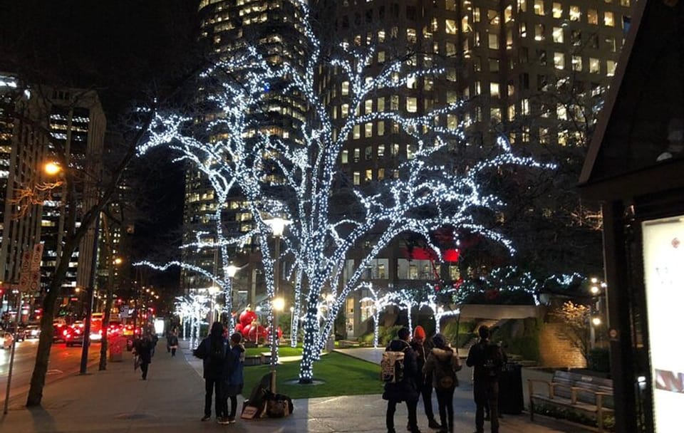 Private Vancouver Christmas Light Tour with Transfers