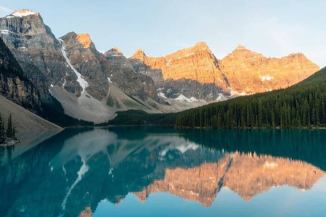 Sunrise Tour Moraine Lake Lake Louise from Calgary/Canmore/Banff photo 6
