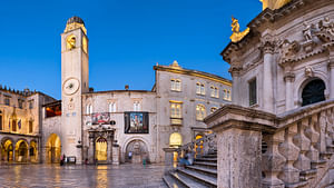 Group Tour: Evening Stroll Through The Old Town