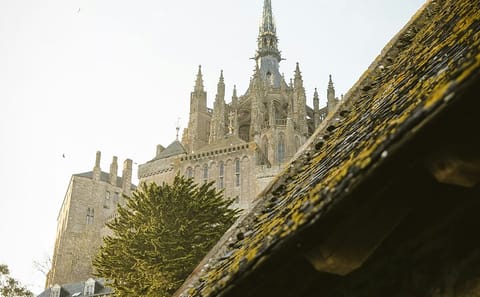 Small Group Day Trip from Paris to Mont Saint Michel