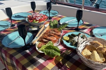 Luxury Semi-Private Catamaran Cruise in Mykonos