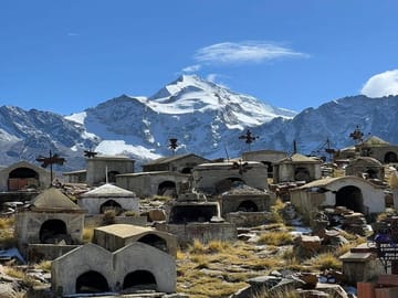 Hiking Tour to Nevado Charquini from La Paz, Bolivia