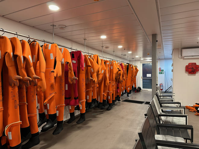 From Rovaniemi: Icebreaker Arktis Cruise with Ice Floating