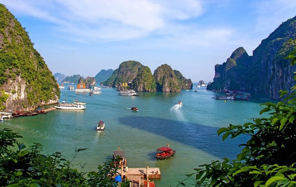 Halong Bay Day Trip with Scenic Cruise from Hanoi