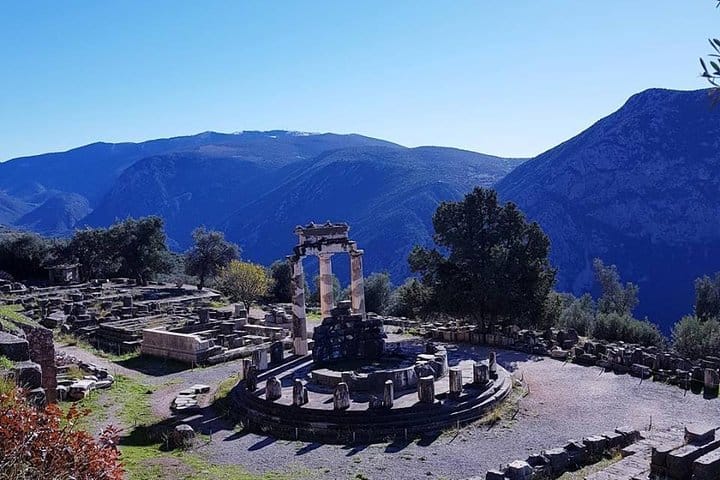 Private Transfer From Delphi To Athens 10