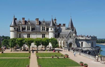 Exclusive 3-Hour Walking Tour of Amboise and Château Royal
