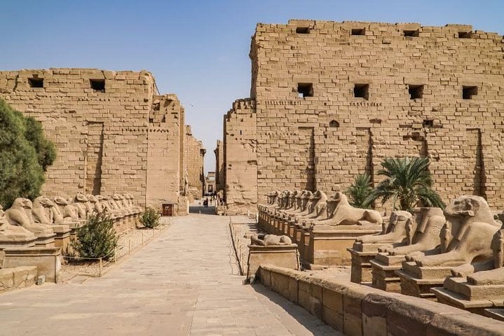 Discover the East and West Banks of the Nile 5