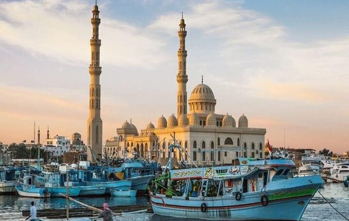 Hurghada Guided Tour with Sightseeing and Shopping