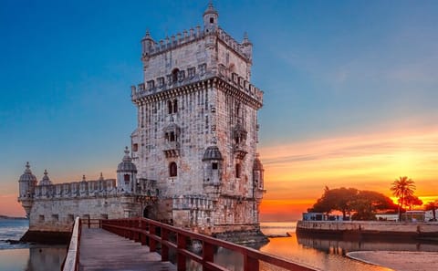 Private 5-Day Tour from Porto to Lisbon with Cascais and Coimbra