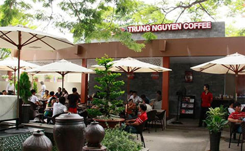 Saigon in a Day: Ho Chi Minh City Sightseeing and Night Food Tour