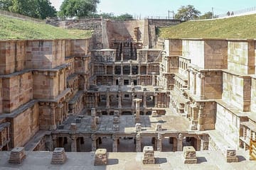 2 Days Bundi Privete Tour from Jaipur with Pottery and Crafts (Theekarda)Village