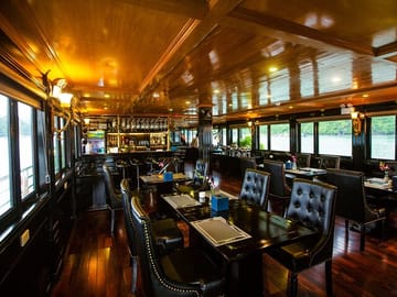 Luxury Boutique Cruise in Halong & Lan Ha Bay (2D1N)