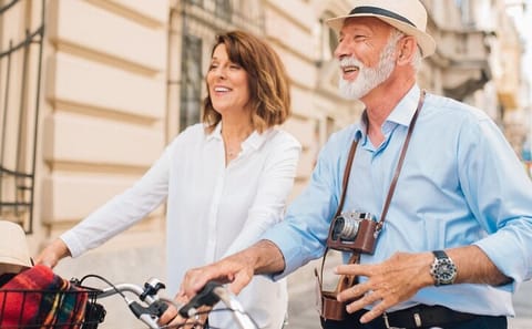 Seine River Bicycle Tour in Paris with Louvre Option