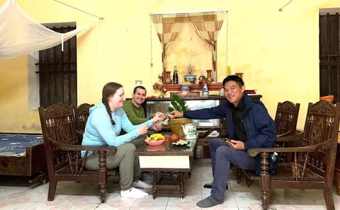 1 Day Visit Mua Cave – Trang An – Local Family – Cyling – Hoa Lu