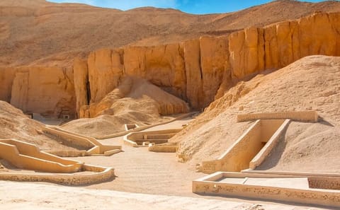 Luxor Day Tour: Valley of the Kings and Hatshepsut Temple