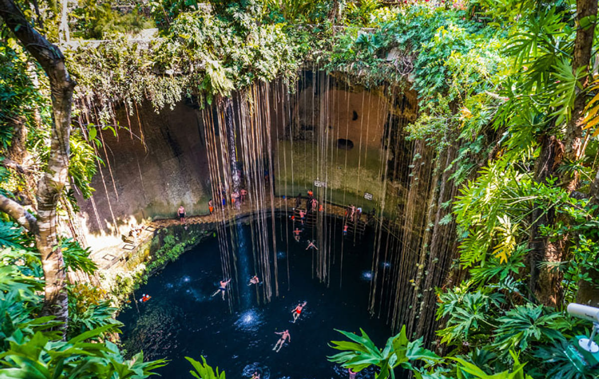 Chichen Itza, Cenote & Valladolid Tour